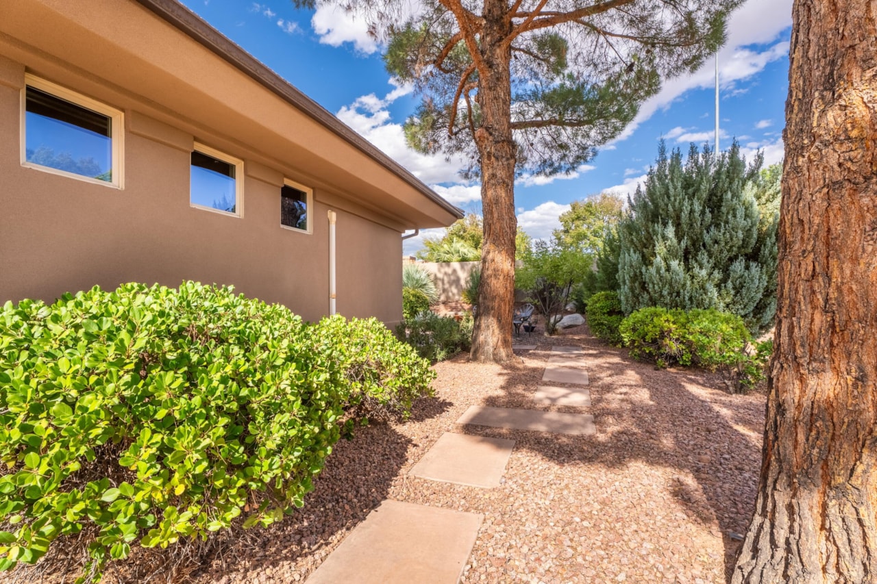 1858 W 10  N St George, UT 84770 home for sale, MLS#25-265718 - Erika Rogers Photo 60