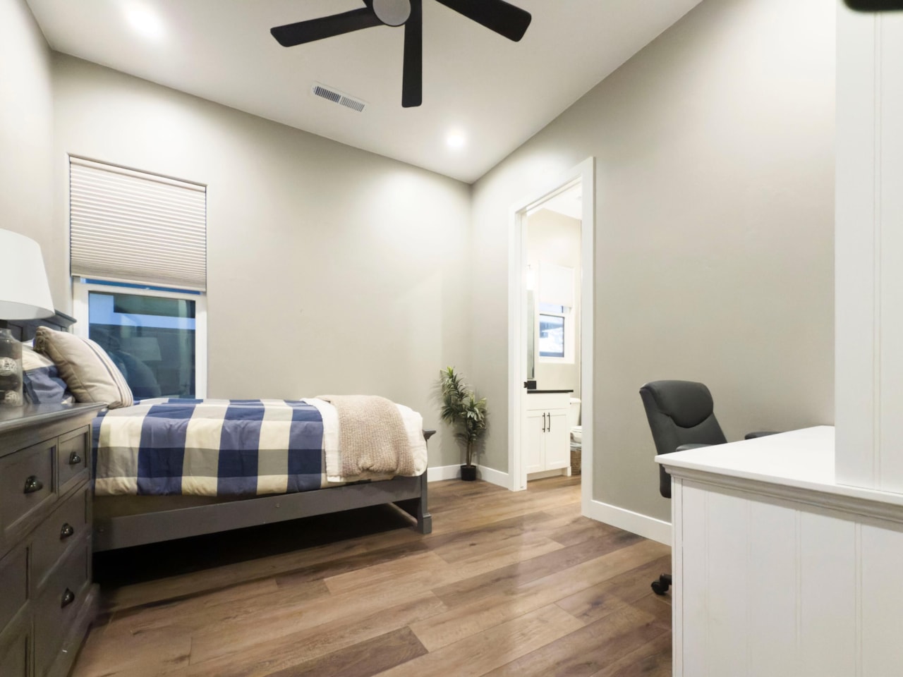 25 N Highland Parkway Washington, UT 84780 home for sale, MLS#25-265751 - Erika Rogers Photo 28