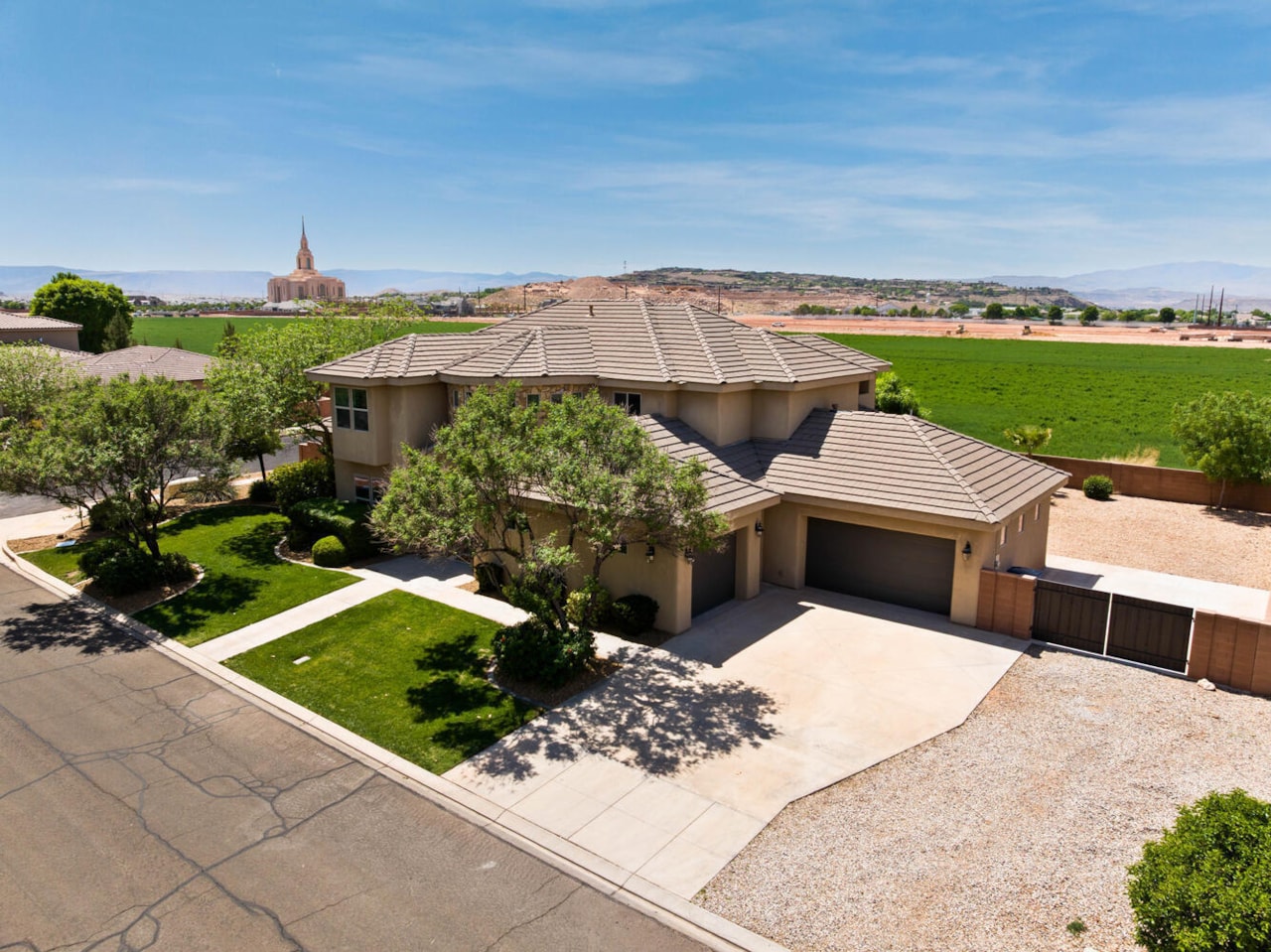 3134 S 355  W Washington, UT 84780 home for sale, MLS#25-260807 - Erika Rogers Photo 4