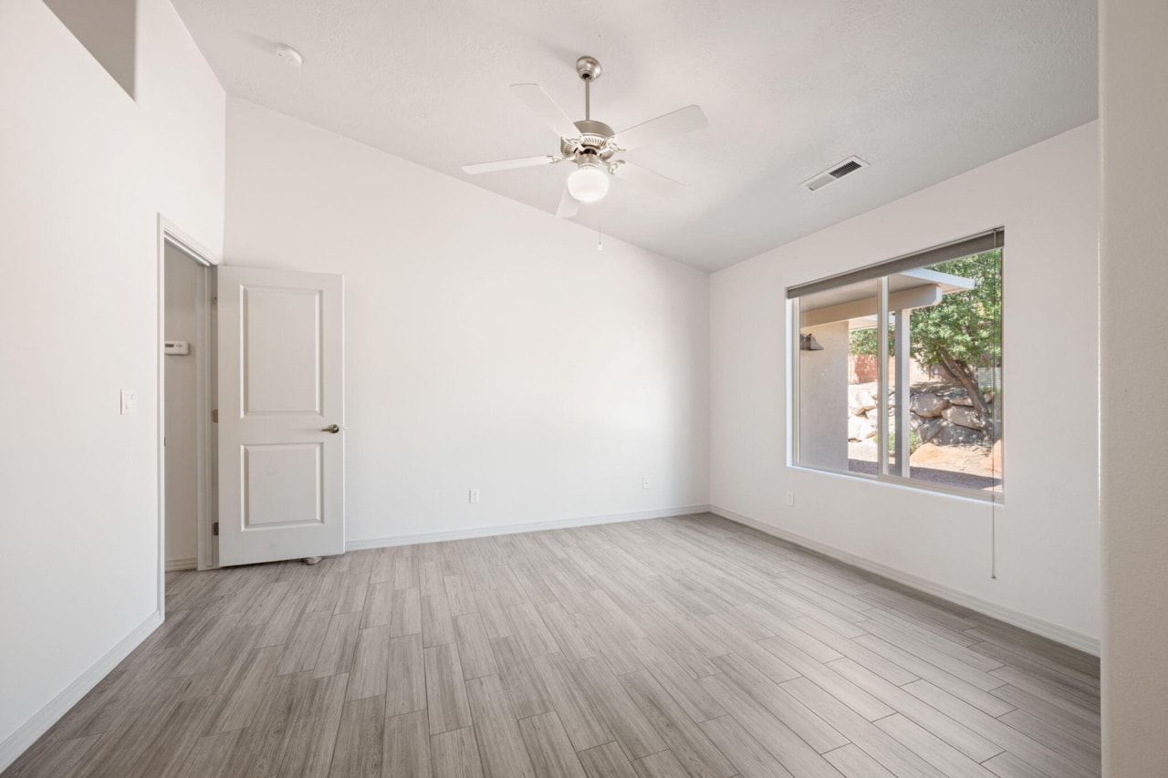 1630 E 2450  S #281 St George, UT 84790 home for sale, MLS#25-265755 - Erika Rogers Photo 11