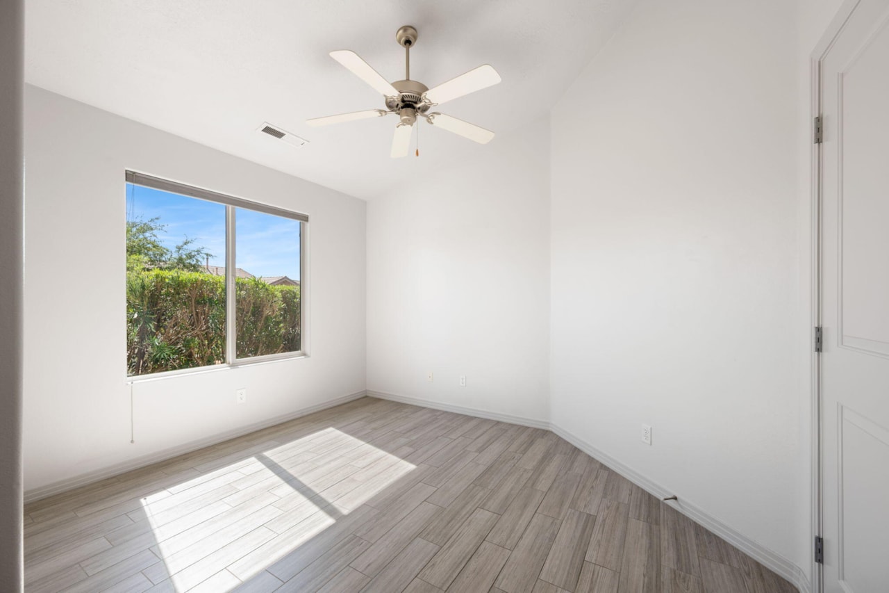 1630 E 2450  S #281 St George, UT 84790 home for sale, MLS#25-265755 - Erika Rogers Photo 17