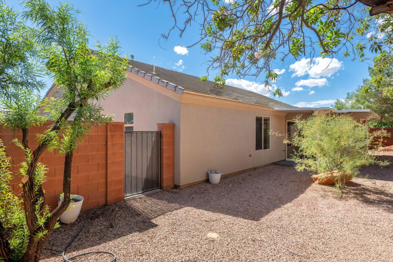 1630 E 2450  S #281 St George, UT 84790 home for sale, MLS#25-265755 - Erika Rogers Photo 24