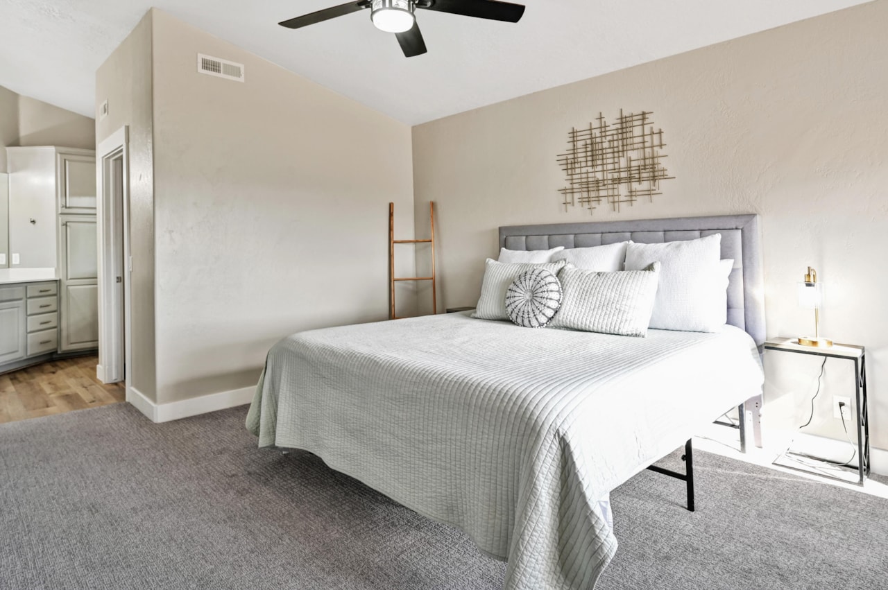 989 W Dover Way St George, UT 84770 home for sale, MLS#25-265759 - Erika Rogers Photo 9