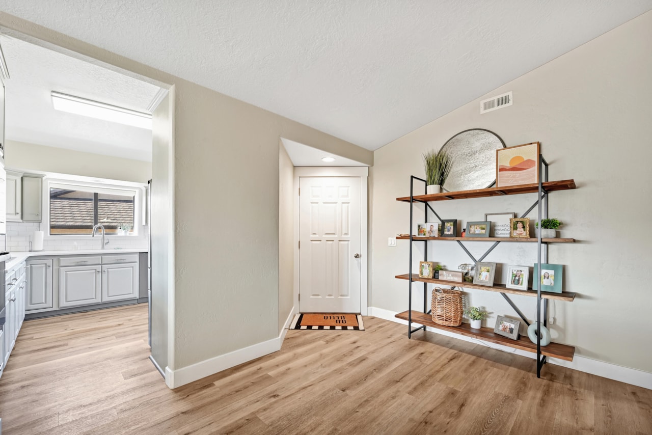 989 W Dover Way St George, UT 84770 home for sale, MLS#25-265759 - Erika Rogers Photo 22