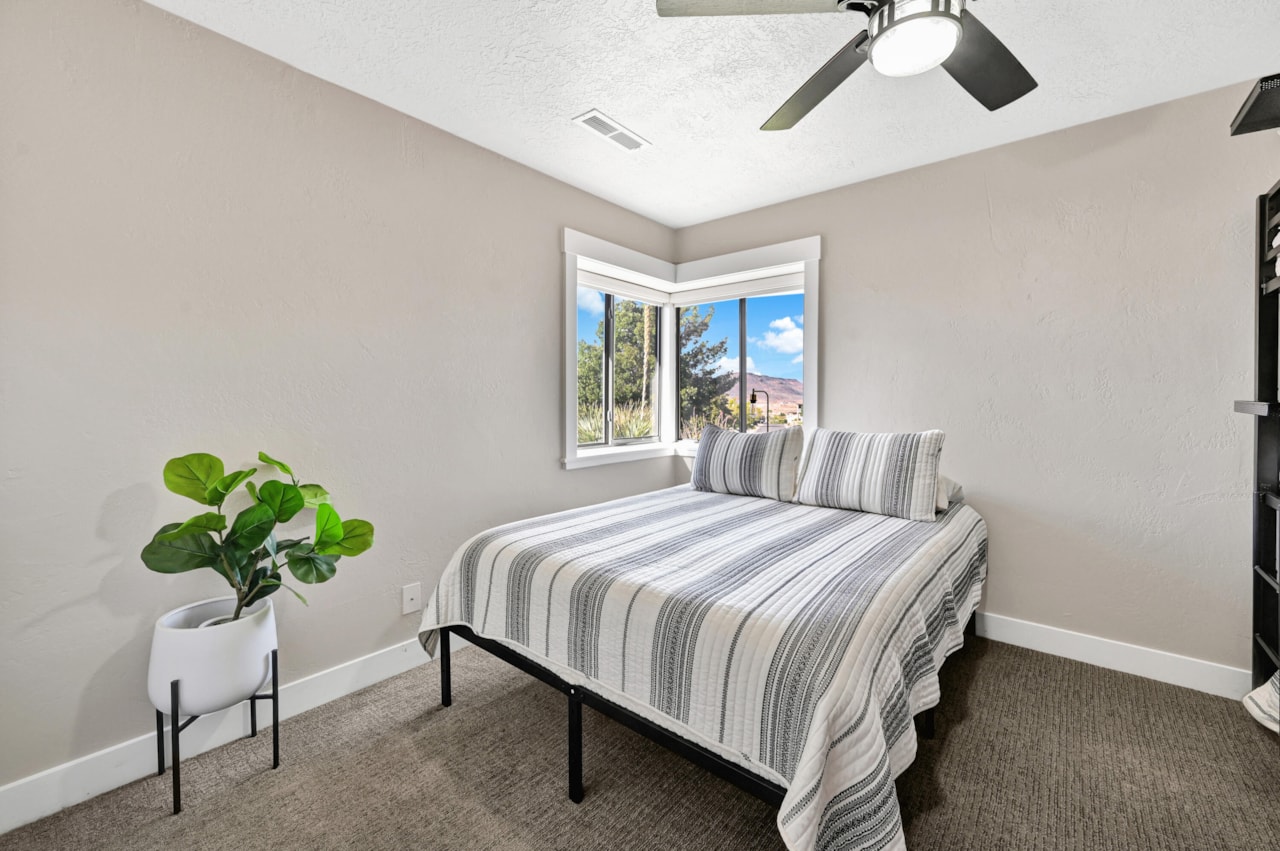 989 W Dover Way St George, UT 84770 home for sale, MLS#25-265759 - Erika Rogers Photo 29