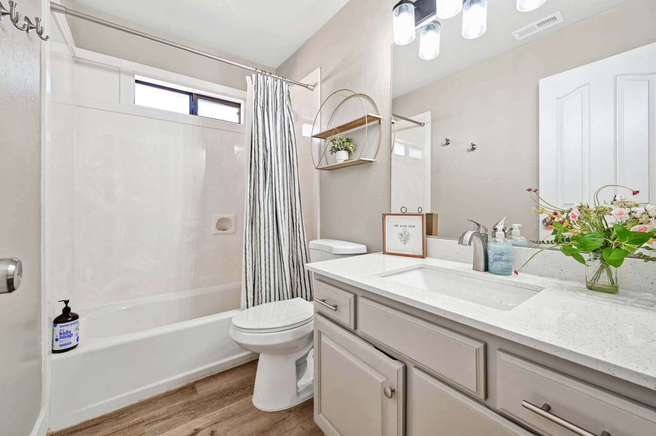 989 W Dover Way St George, UT 84770 home for sale, MLS#25-265759 - Erika Rogers Photo 31