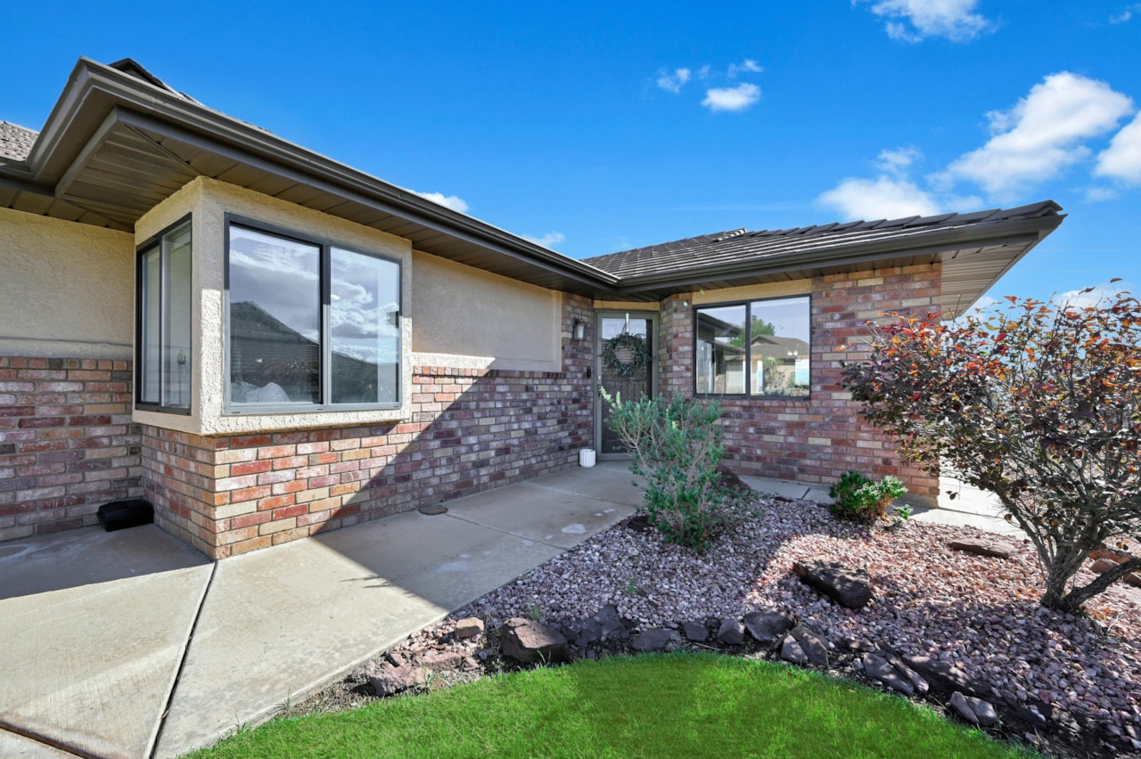 989 W Dover Way St George, UT 84770 home for sale, MLS#25-265759 - Erika Rogers Photo 33