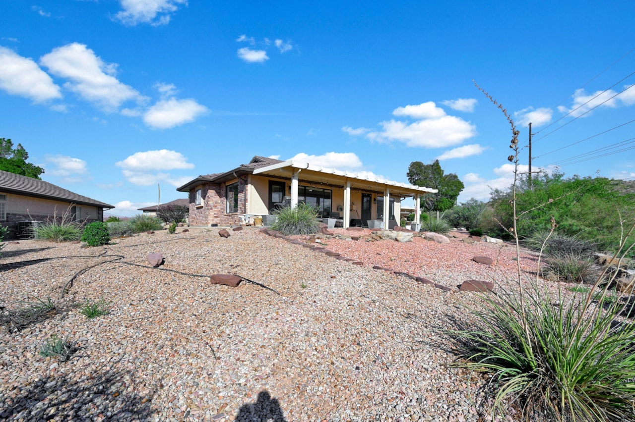 989 W Dover Way St George, UT 84770 home for sale, MLS#25-265759 - Erika Rogers Photo 37