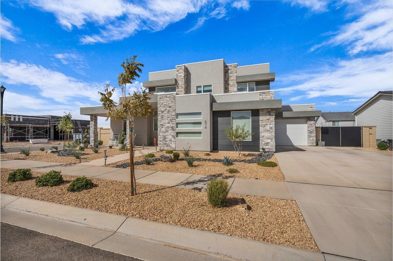 674 W Green Mountain DR St George, UT 84790 home for sale, MLS#25-265762 - Erika Rogers Photo 3