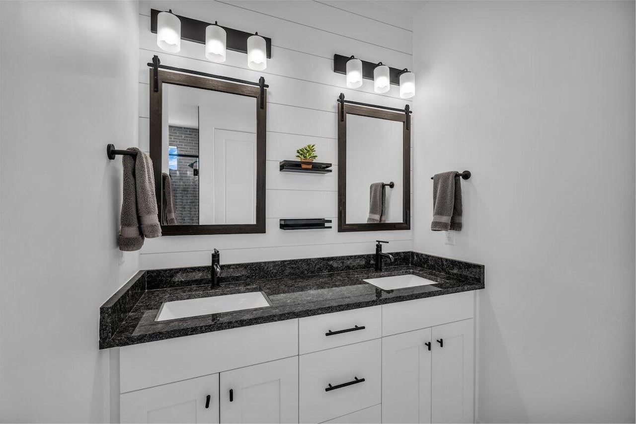 674 W Green Mountain DR St George, UT 84790 home for sale, MLS#25-265762 - Erika Rogers Photo 15