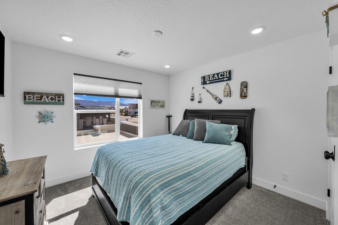 674 W Green Mountain DR St George, UT 84790 home for sale, MLS#25-265762 - Erika Rogers Photo 17