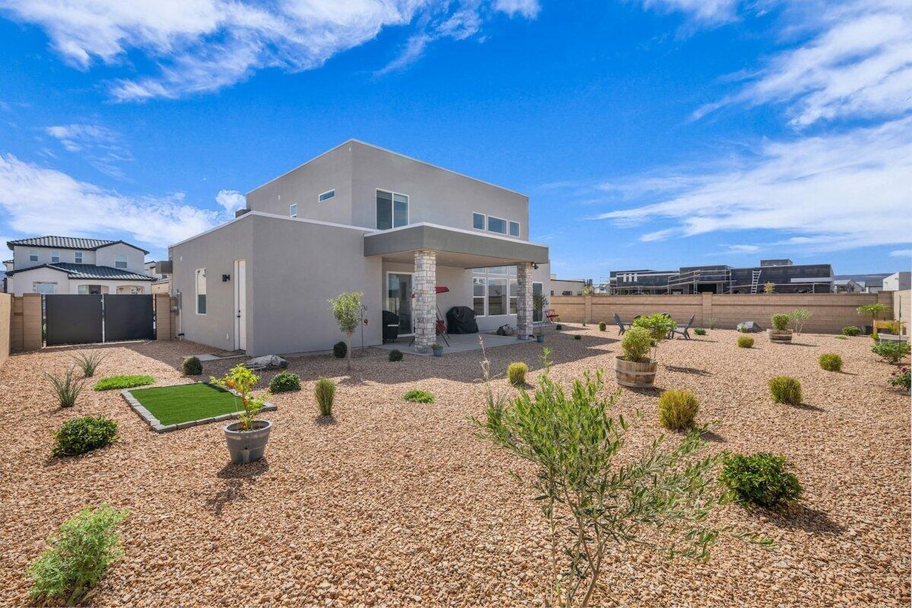 674 W Green Mountain DR St George, UT 84790 home for sale, MLS#25-265762 - Erika Rogers Photo 26