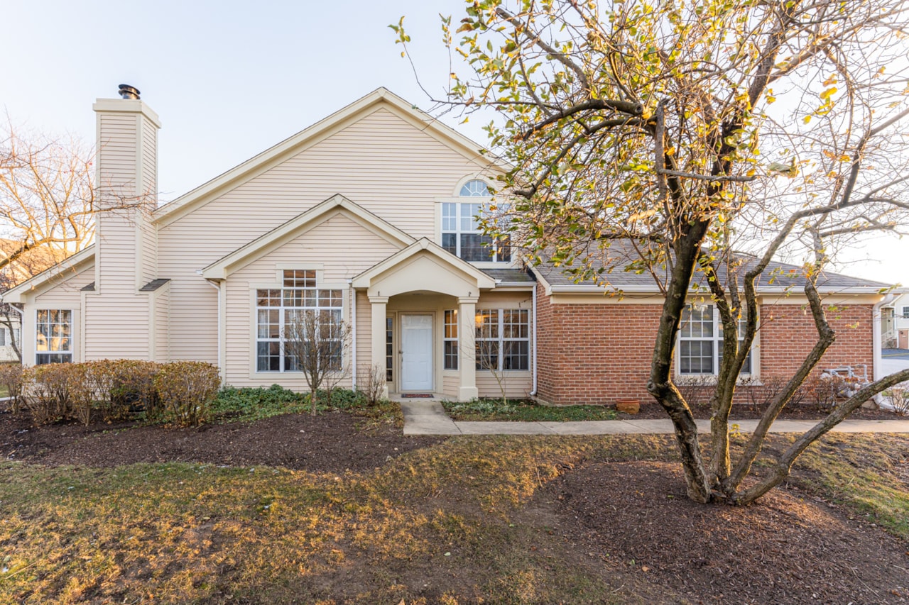 30W013 Juniper Ct Warrenville, IL 60555 | MLS 12489757