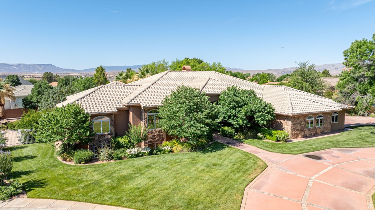 1287 W Bloomington #7 St George, UT 84790 home for sale, MLS#25-265789 - Erika Rogers Photo 3