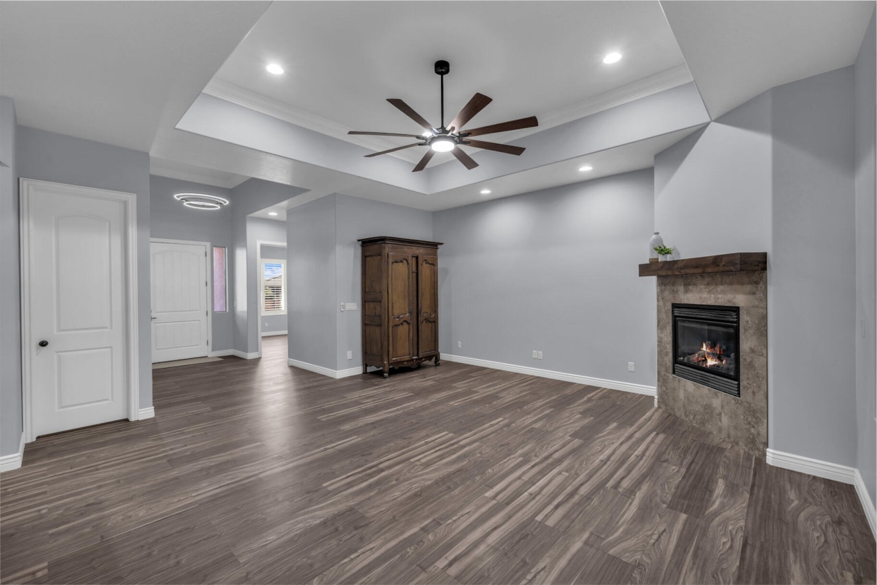 587 E Amiata Way Washington, UT 84780 home for sale, MLS#25-265791 - Erika Rogers Photo 7