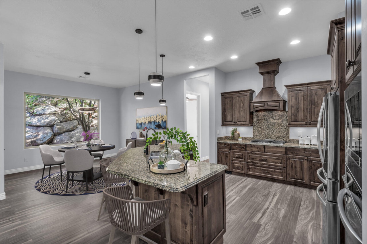 587 E Amiata Way Washington, UT 84780 home for sale, MLS#25-265791 - Erika Rogers Photo 8