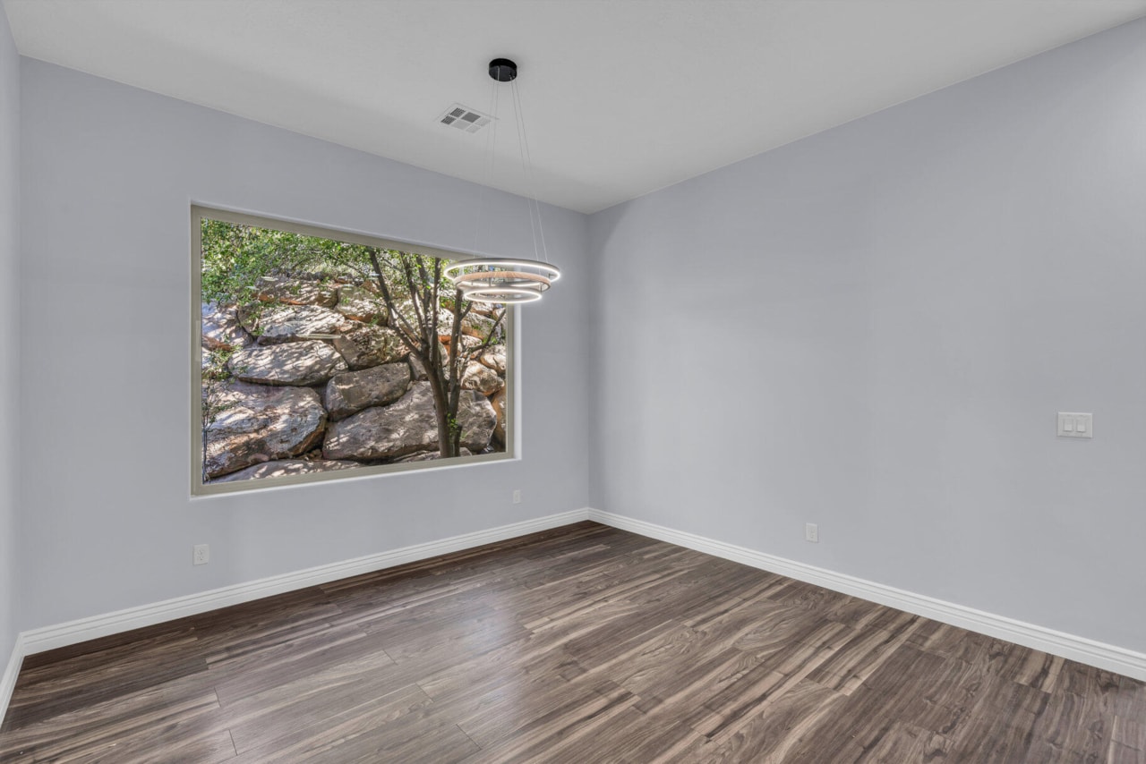 587 E Amiata Way Washington, UT 84780 home for sale, MLS#25-265791 - Erika Rogers Photo 10