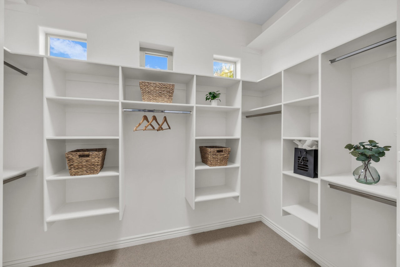 587 E Amiata Way Washington, UT 84780 home for sale, MLS#25-265791 - Erika Rogers Photo 12