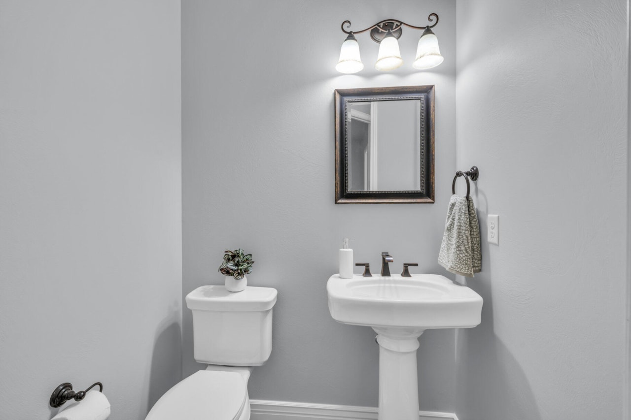 587 E Amiata Way Washington, UT 84780 home for sale, MLS#25-265791 - Erika Rogers Photo 13