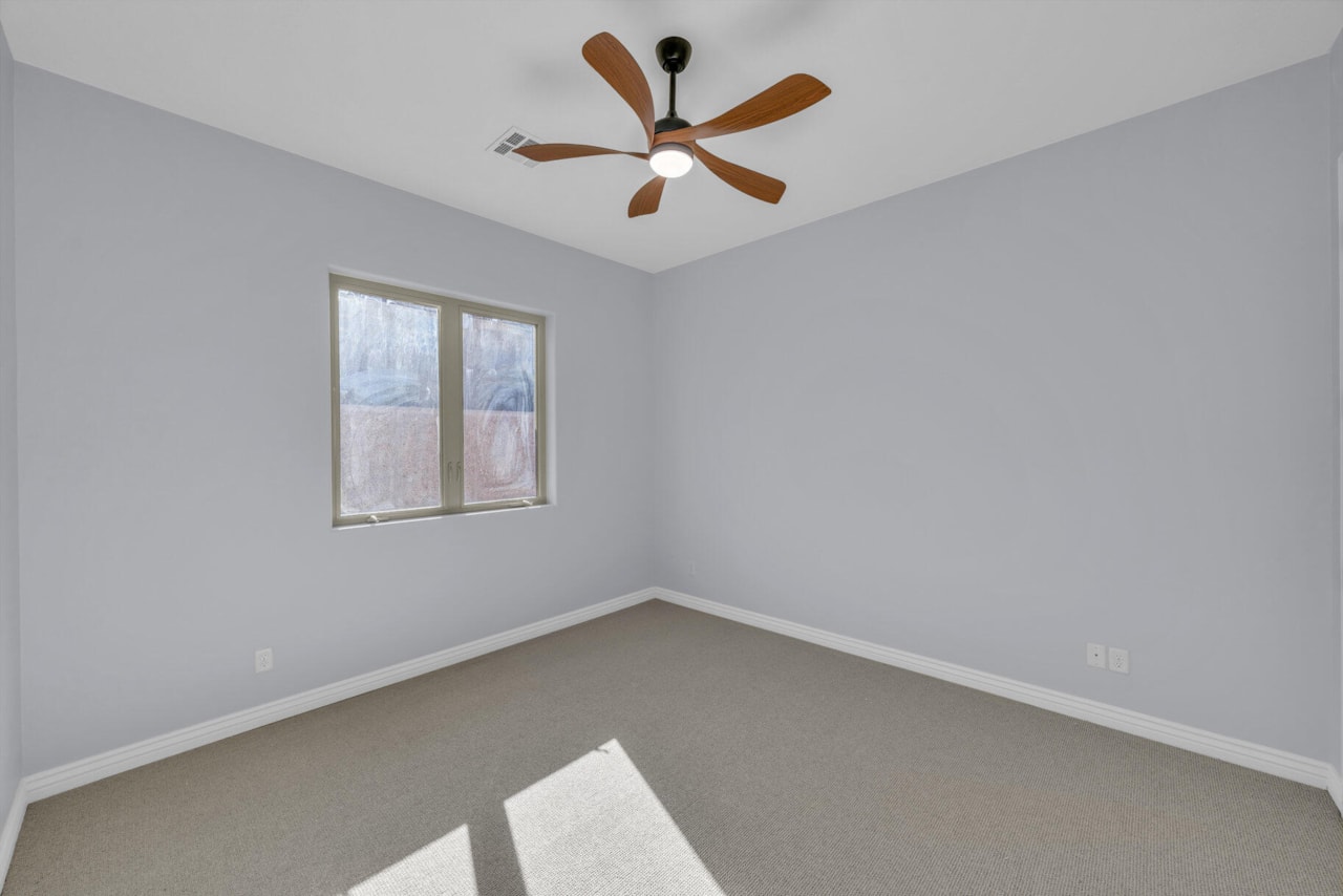 587 E Amiata Way Washington, UT 84780 home for sale, MLS#25-265791 - Erika Rogers Photo 17