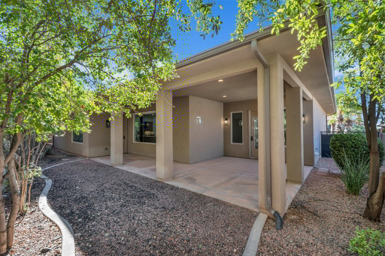 587 E Amiata Way Washington, UT 84780 home for sale, MLS#25-265791 - Erika Rogers Photo 20