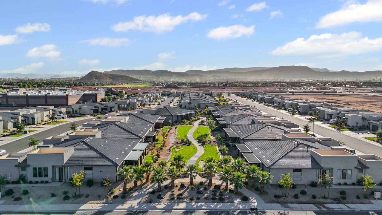 2911 E Snowberry DR St George, UT 84790 home for sale, MLS#25-265712 - Erika Rogers Photo 3