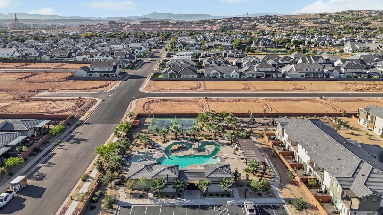 2911 E Snowberry DR St George, UT 84790 home for sale, MLS#25-265712 - Erika Rogers Photo 10