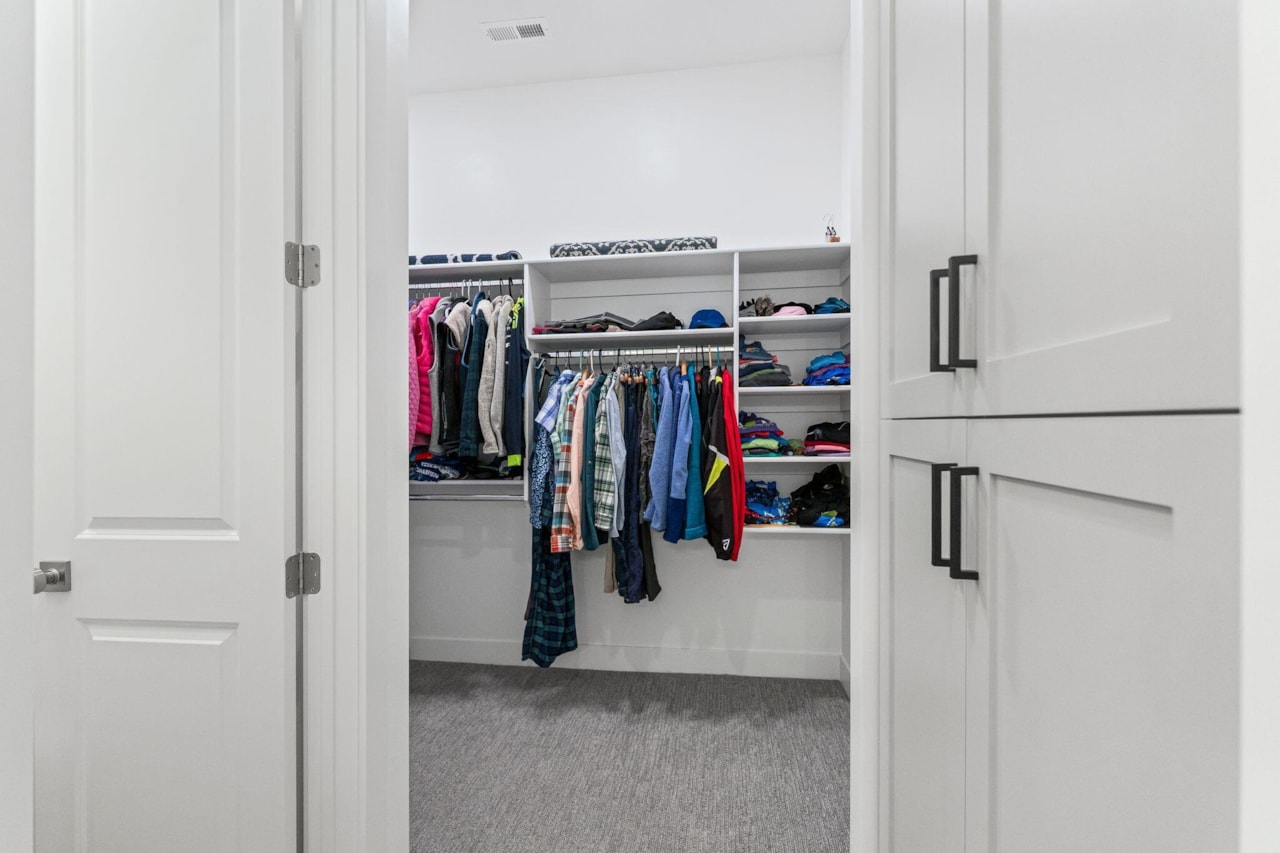 2911 E Snowberry DR St George, UT 84790 home for sale, MLS#25-265712 - Erika Rogers Photo 31