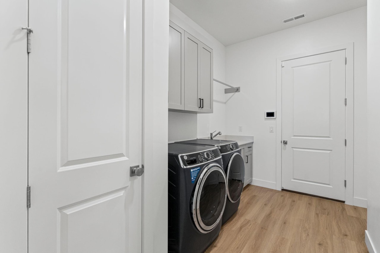 2911 E Snowberry DR St George, UT 84790 home for sale, MLS#25-265712 - Erika Rogers Photo 32