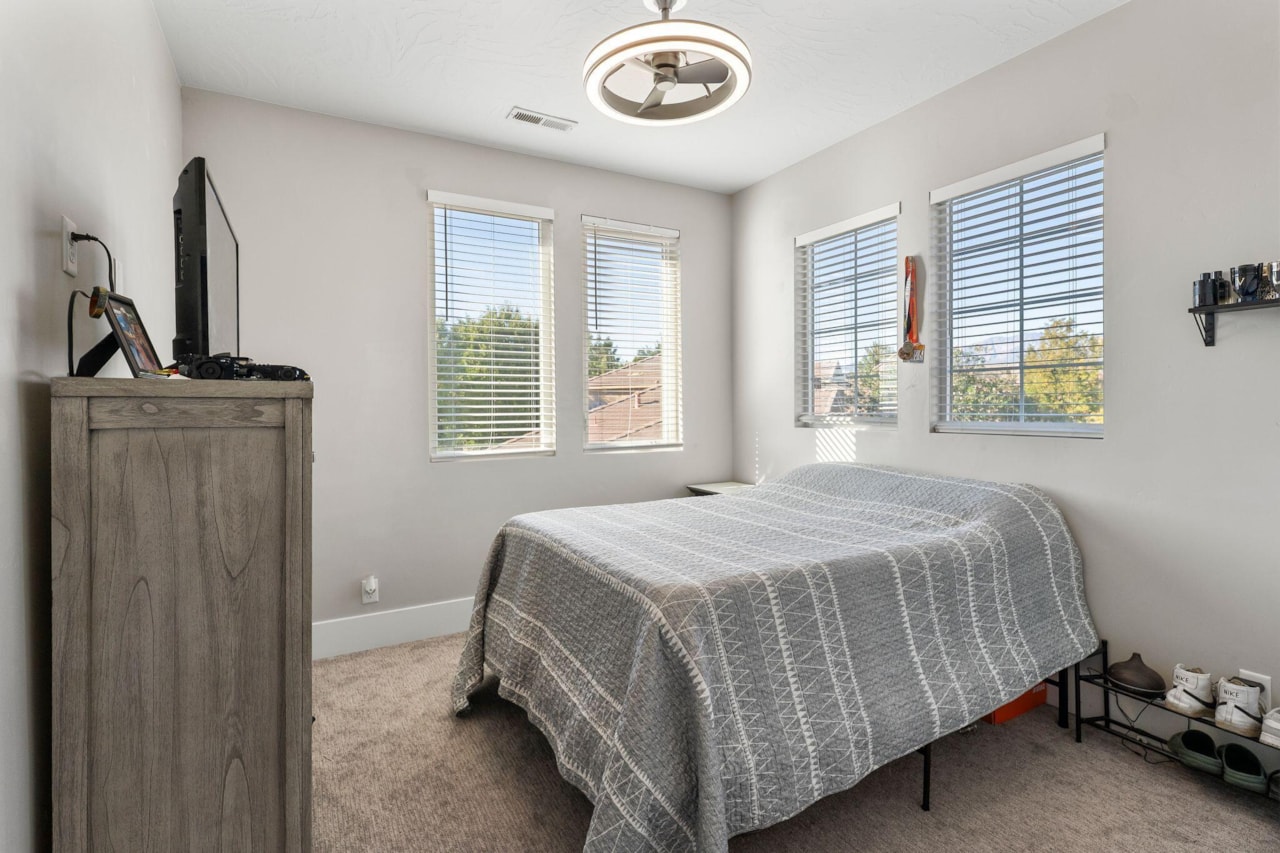 2582 S Songbird CIR Washington, UT 84780 home for sale, MLS#25-265785 - Erika Rogers Photo 48