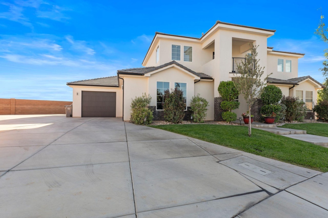 2582 S Songbird CIR Washington, UT 84780 home for sale, MLS#25-265785 - Erika Rogers Photo 7