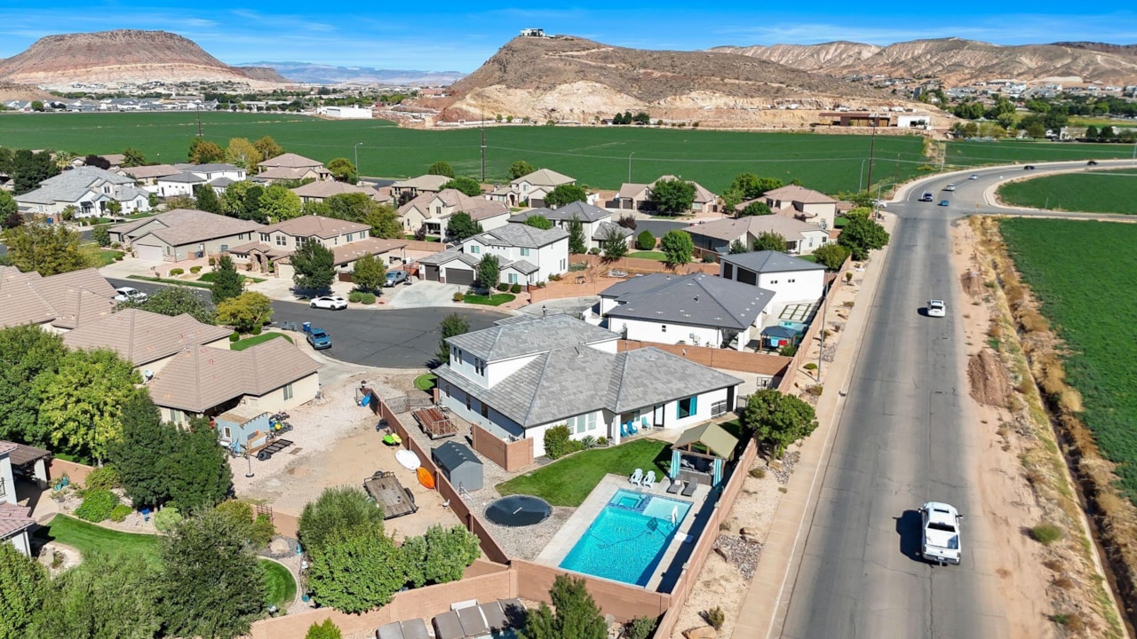 2582 S Songbird CIR Washington, UT 84780 home for sale, MLS#25-265785 - Erika Rogers Photo 10