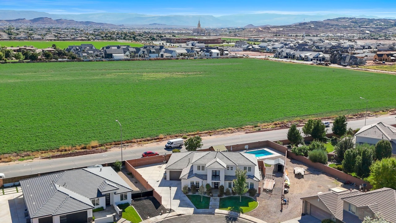 2582 S Songbird CIR Washington, UT 84780 home for sale, MLS#25-265785 - Erika Rogers Photo 12