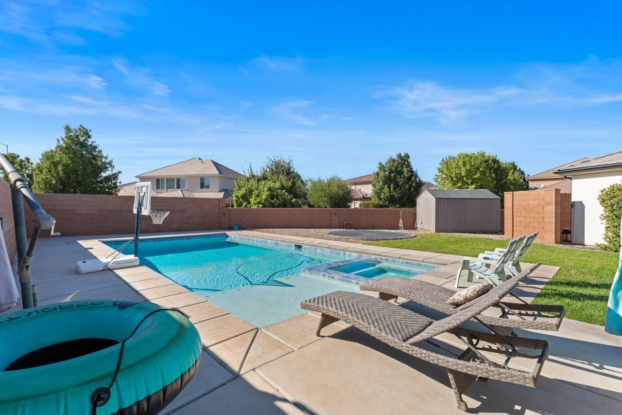 2582 S Songbird CIR Washington, UT 84780 home for sale, MLS#25-265785 - Erika Rogers Photo 16