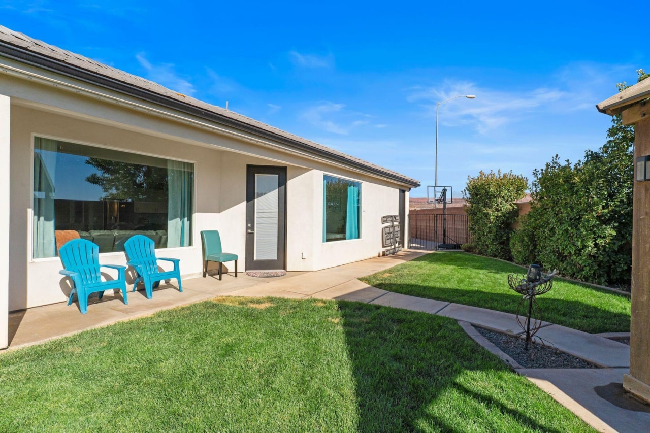 2582 S Songbird CIR Washington, UT 84780 home for sale, MLS#25-265785 - Erika Rogers Photo 18