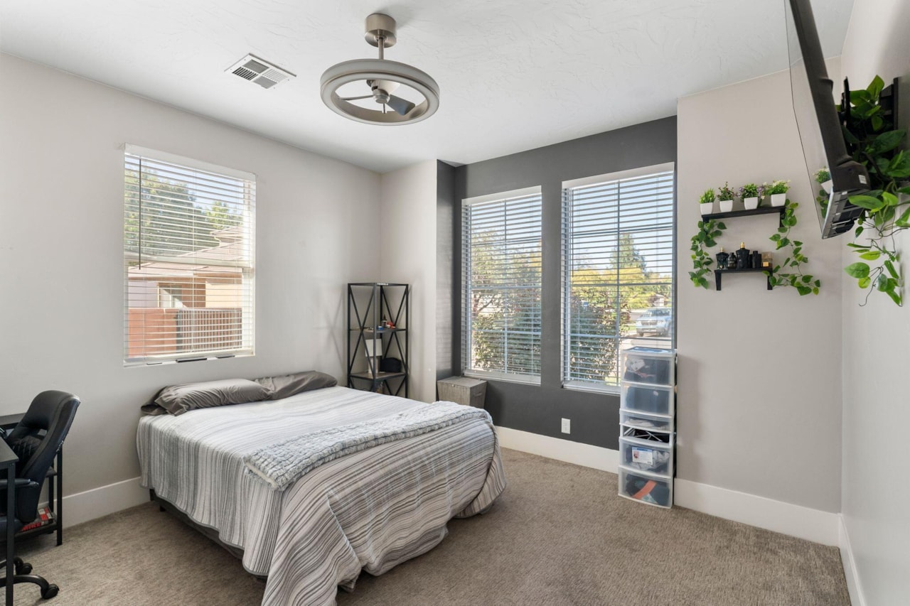 2582 S Songbird CIR Washington, UT 84780 home for sale, MLS#25-265785 - Erika Rogers Photo 19