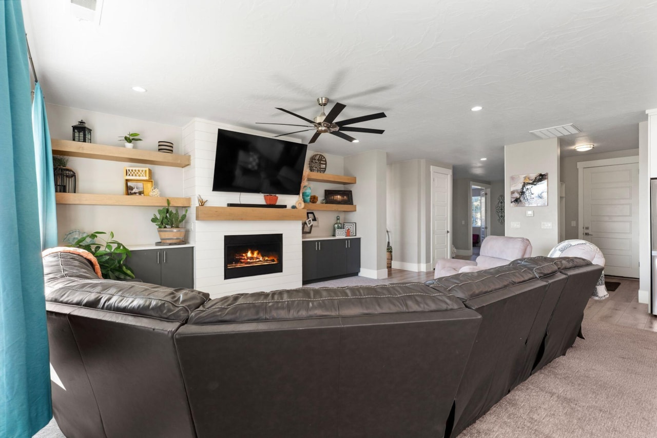 2582 S Songbird CIR Washington, UT 84780 home for sale, MLS#25-265785 - Erika Rogers Photo 30