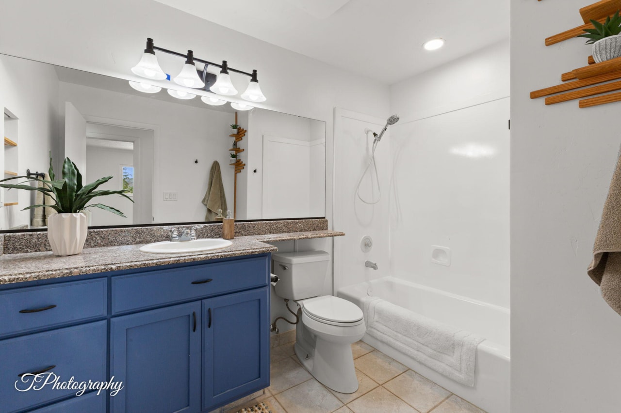 592 N 1050  W St George, UT 84770 home for sale, MLS#25-265800 - Erika Rogers Photo 12