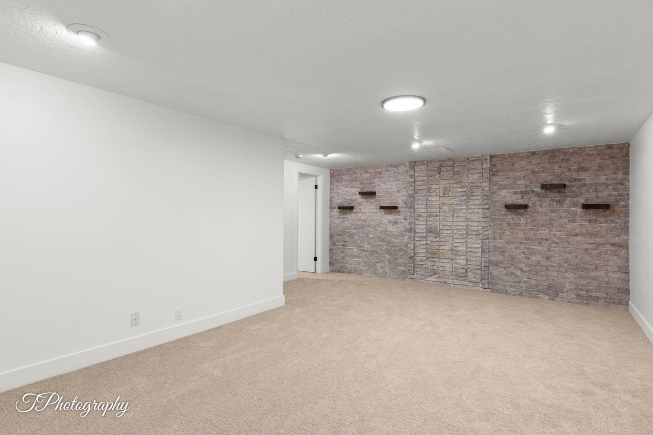 592 N 1050  W St George, UT 84770 home for sale, MLS#25-265800 - Erika Rogers Photo 13