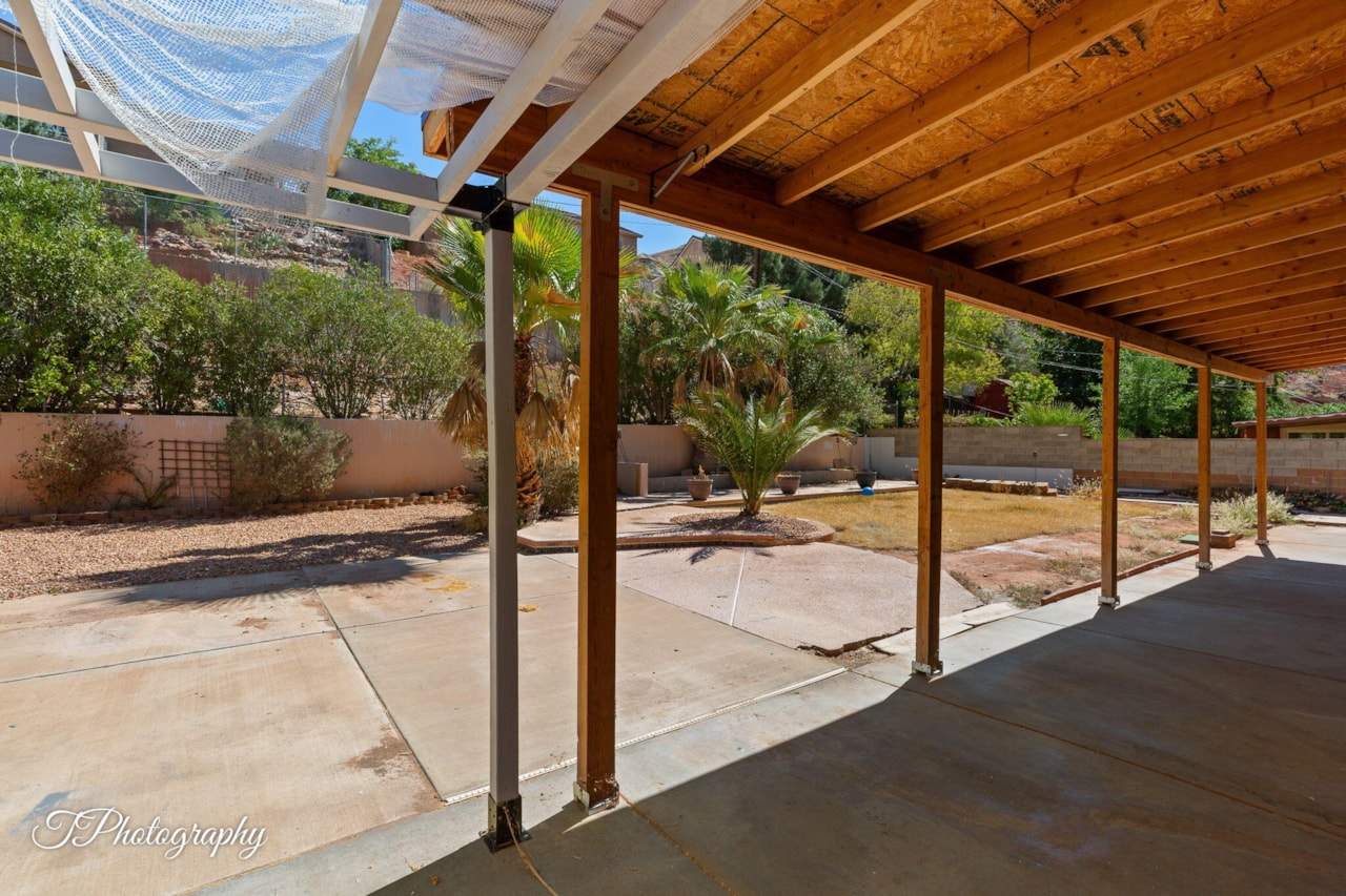 592 N 1050  W St George, UT 84770 home for sale, MLS#25-265800 - Erika Rogers Photo 20