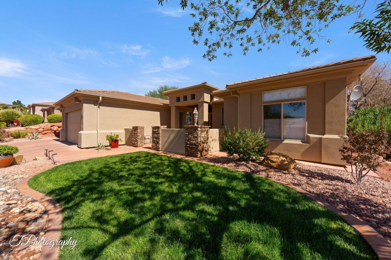 1578 N Palo Verde DR St George, UT 84770 home for sale, MLS#25-265793 - Erika Rogers Photo 2