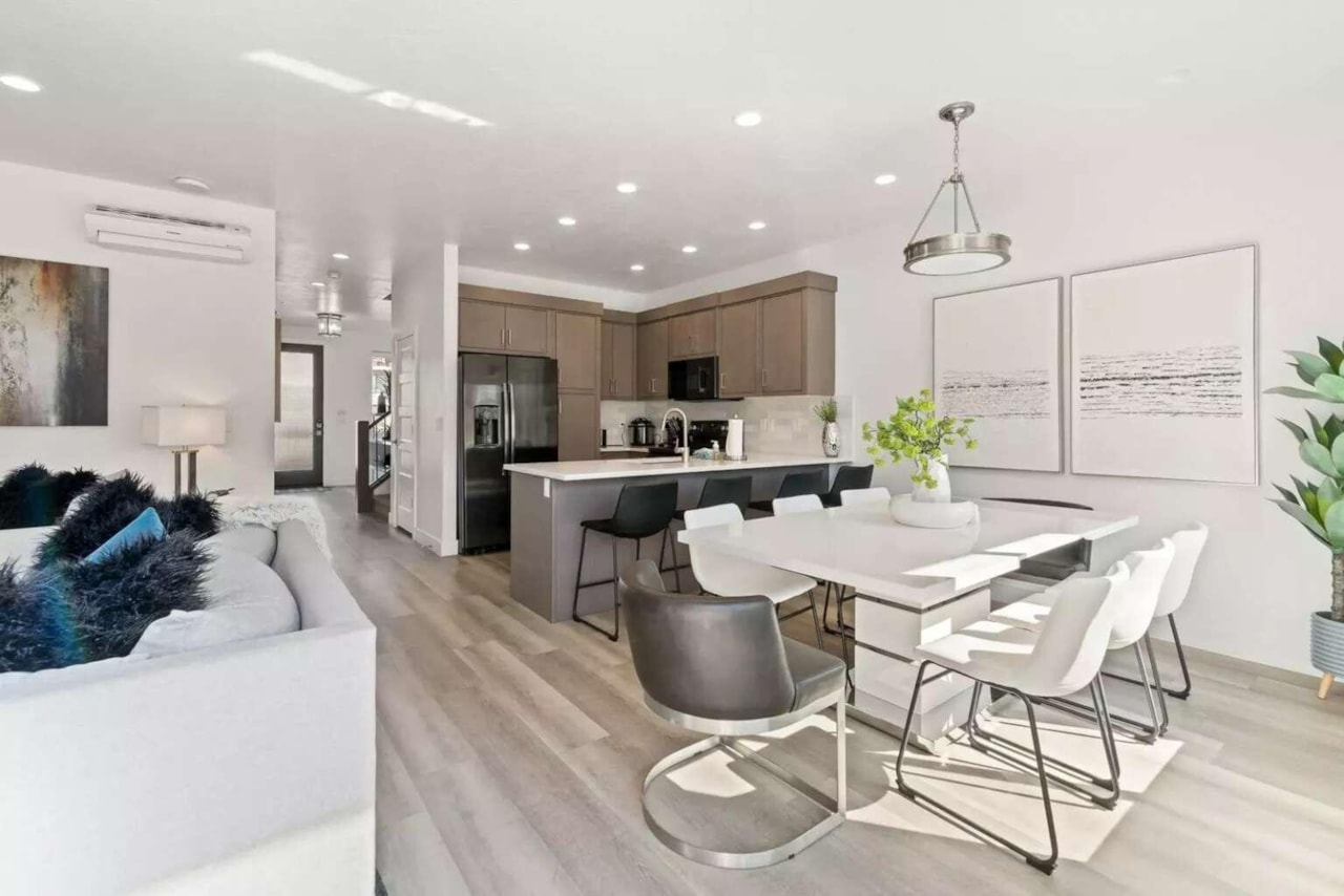 1143 S Gap Canyon Parkway #13 St George, UT 84770 home for sale, MLS#25-265816 - Erika Rogers Photo 4