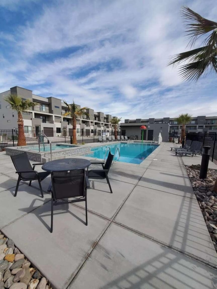 1143 S Gap Canyon Parkway #13 St George, UT 84770 home for sale, MLS#25-265816 - Erika Rogers Photo 31