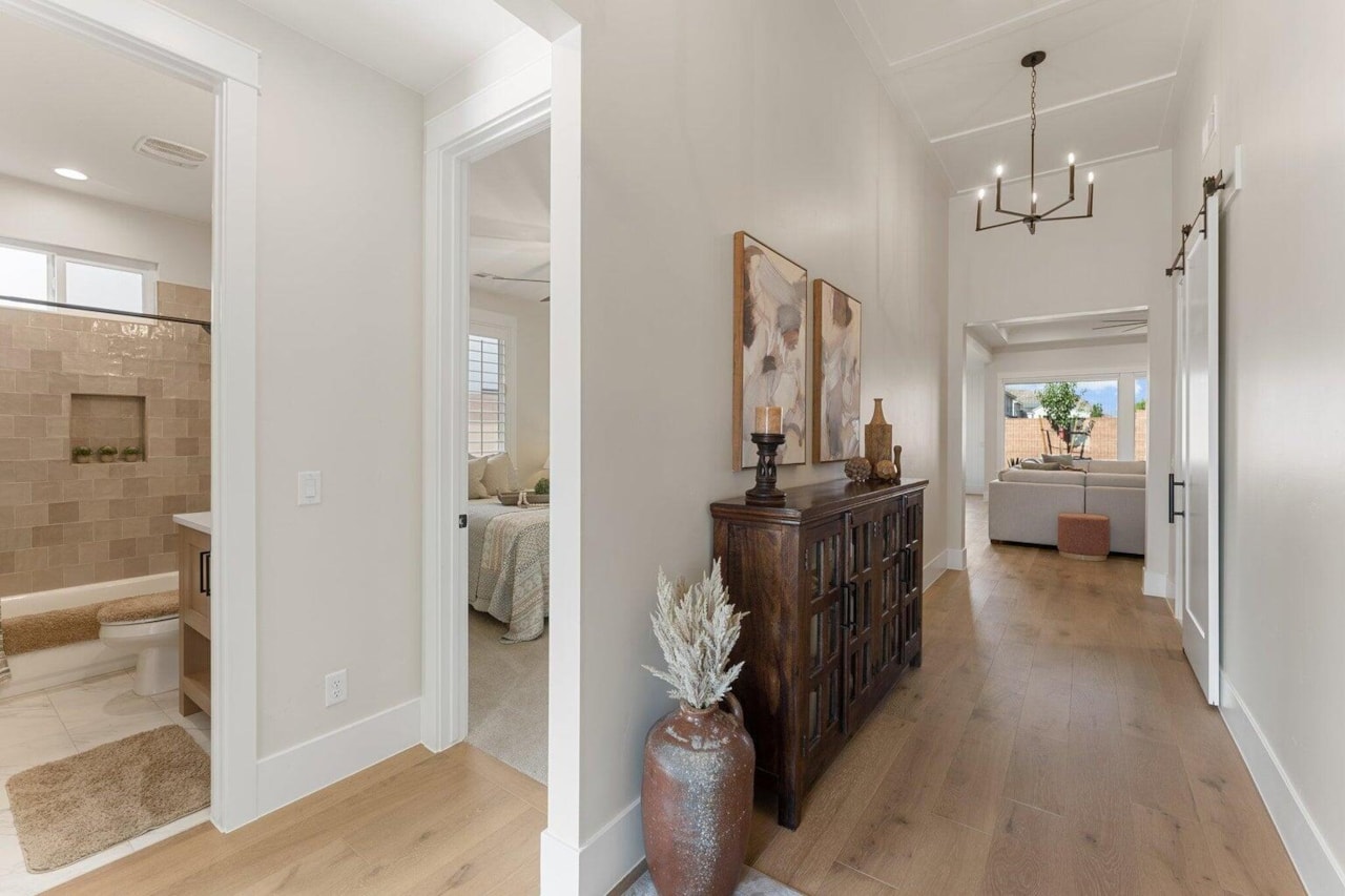 324 S Beck DR Washington, UT 84780 home for sale, MLS#25-265404 - Erika Rogers Photo 3