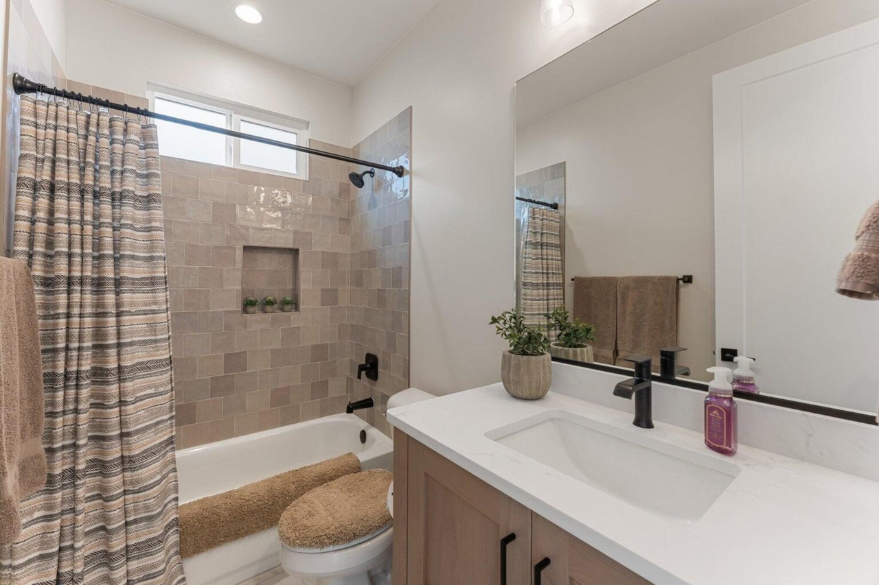 324 S Beck DR Washington, UT 84780 home for sale, MLS#25-265404 - Erika Rogers Photo 5