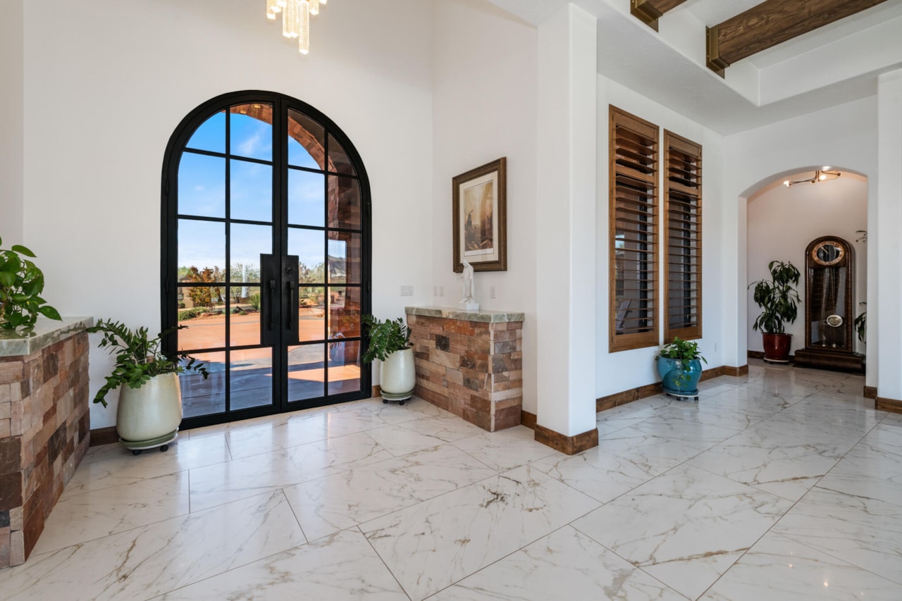 2082 W Long Sky DR St George, UT 84770 home for sale, MLS#25-265859 - Erika Rogers Photo 11