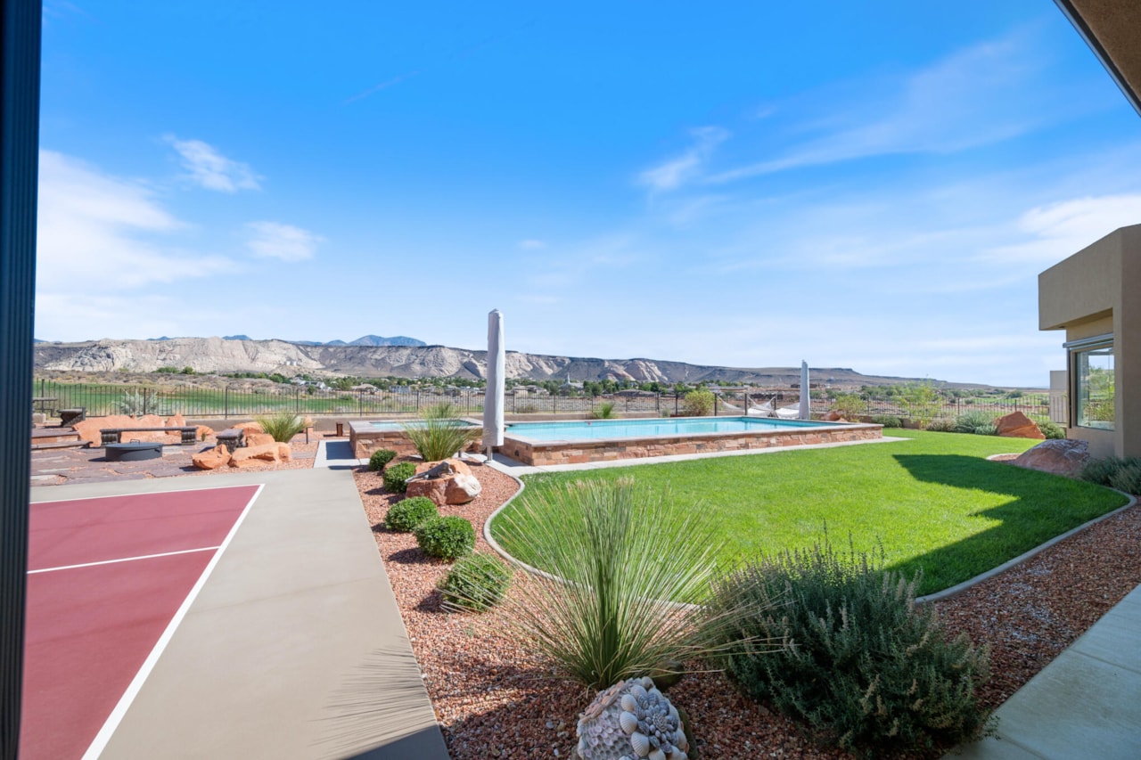 2082 W Long Sky DR St George, UT 84770 home for sale, MLS#25-265859 - Erika Rogers Photo 55