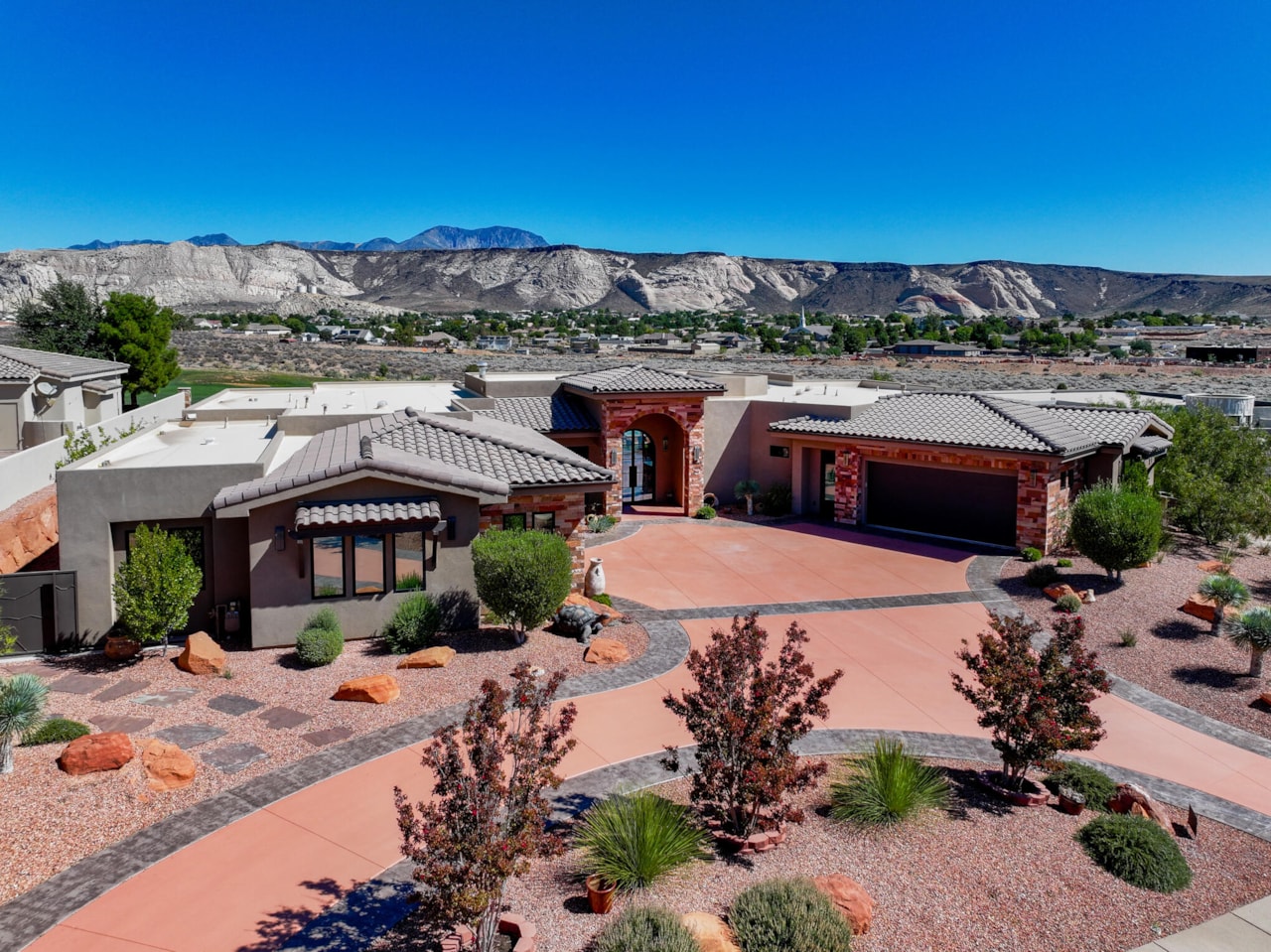 2082 W Long Sky DR St George, UT 84770 home for sale, MLS#25-265859 - Erika Rogers Photo 71