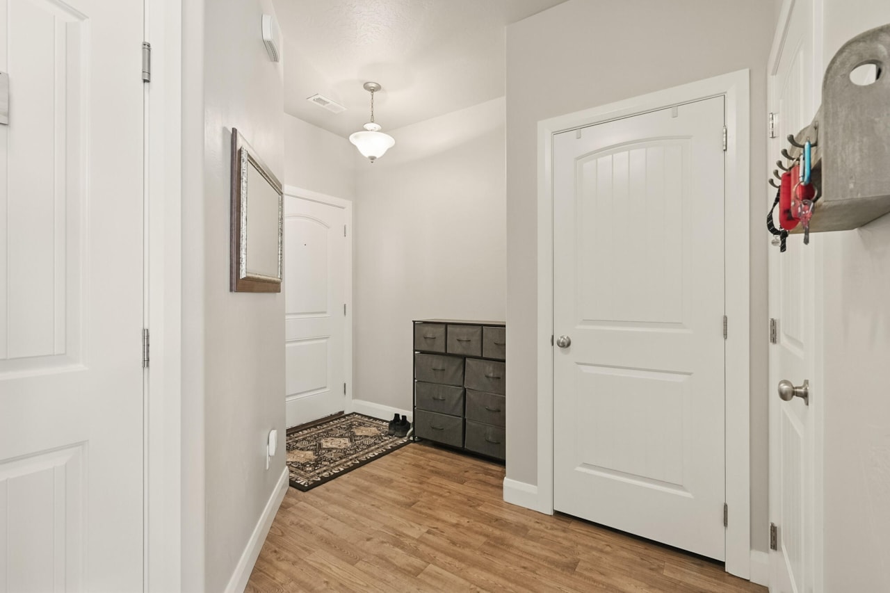 234 E 3025  N Cedar City, UT 84721 home for sale, MLS#25-265897 - Erika Rogers Photo 5