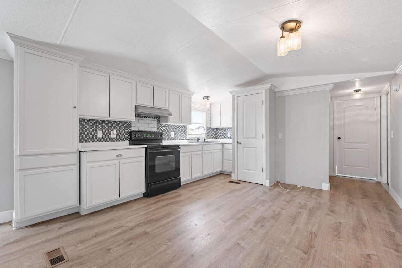 1450 N Dixie Downs Road #24 St George, UT 84770 home for sale, MLS#25-265903 - Erika Rogers Photo 6